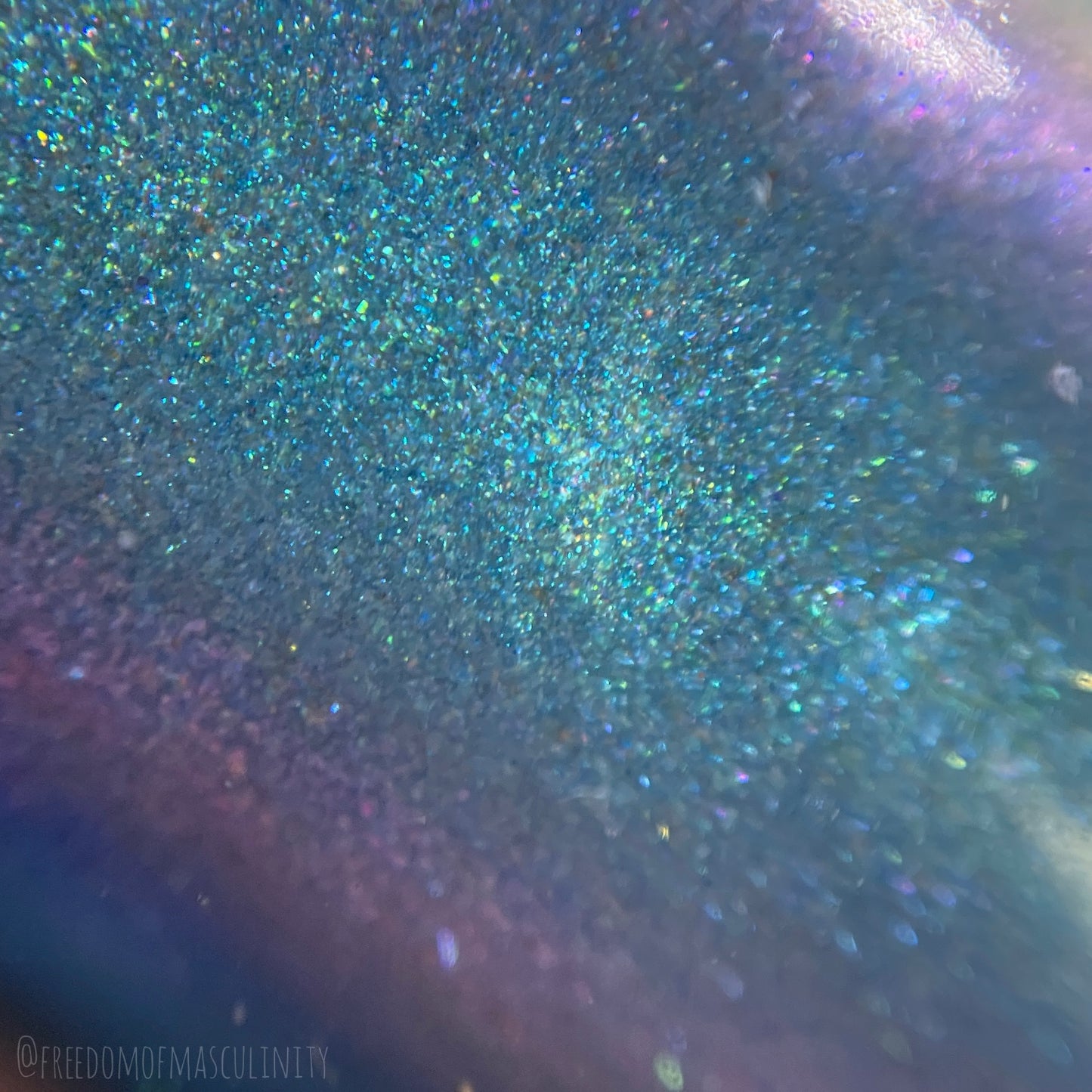 deep dive Into The Pit shows blue shimmer in center with purple showing on edges